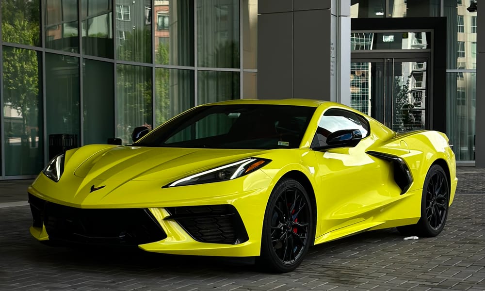 Corvette Stingray, yellow